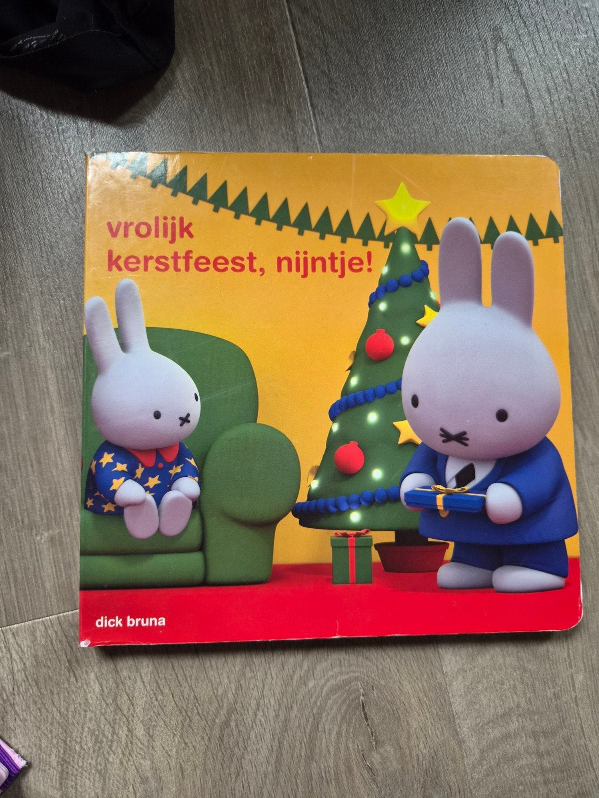 Vrolijk Kerstfeest, Nijntje! - Dick Bruna (2019), Ophalen of Verzenden, Zo goed als nieuw, Dick Bruna, 1 tot 2 jaar