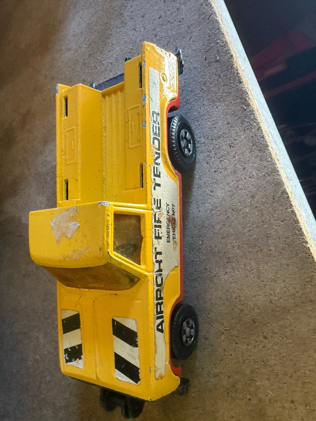 Vintage Matchbox Airport Fire Tender - Oud Speelgoed, Verzenden, Gebruikt, Auto's