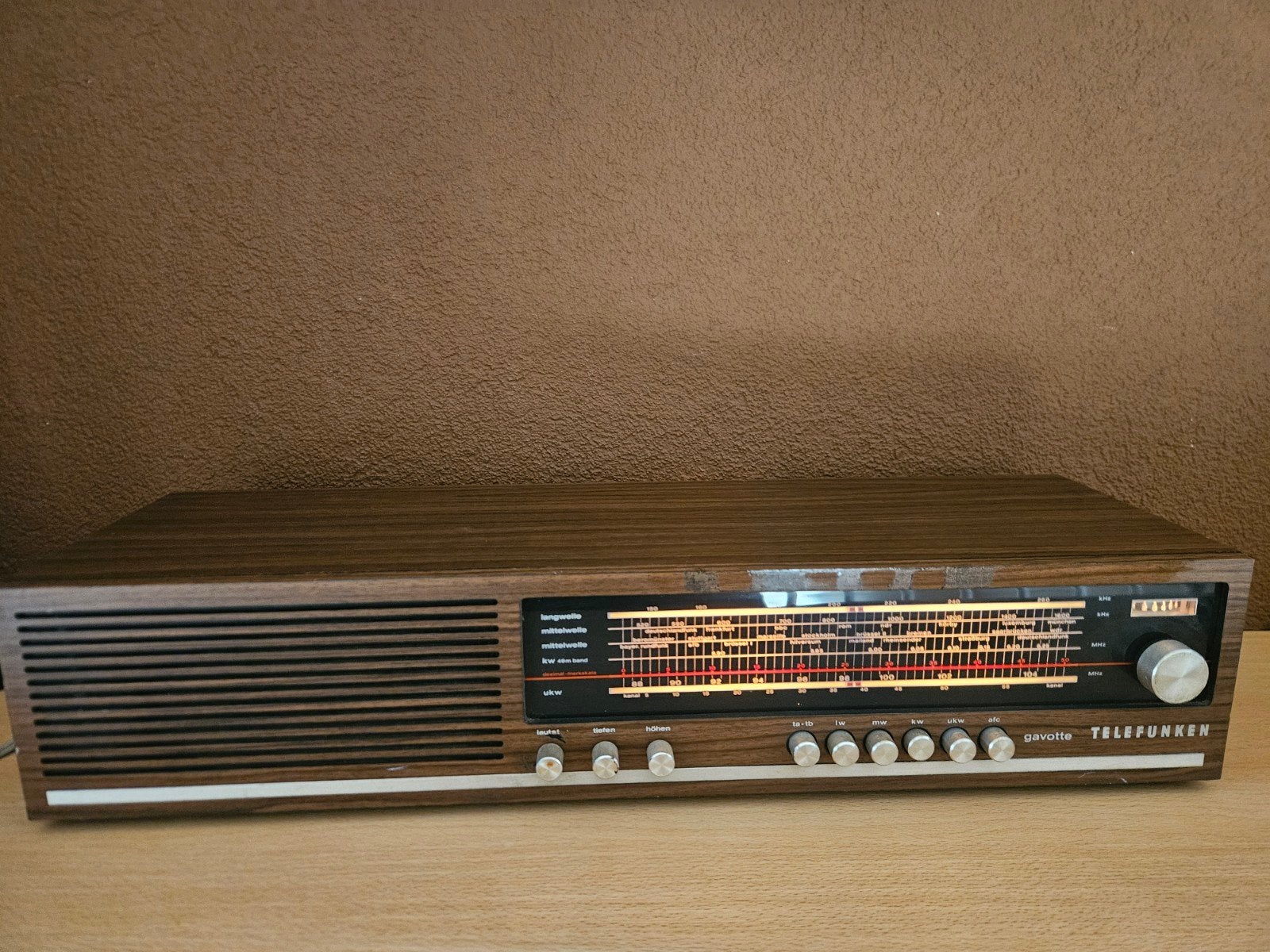 Telefunken Gavotte 301 Vintage Radio Hout, Ophalen of Verzenden, Gebruikt, Radio