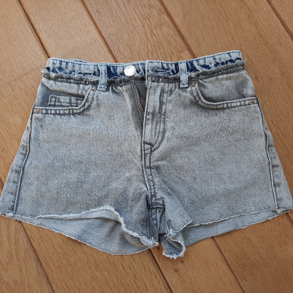 ZARA spijker bermuda short licht grijs maat 116, Kinderen en Baby's, Broek, Meisje, Ophalen of Verzenden, Zo goed als nieuw
