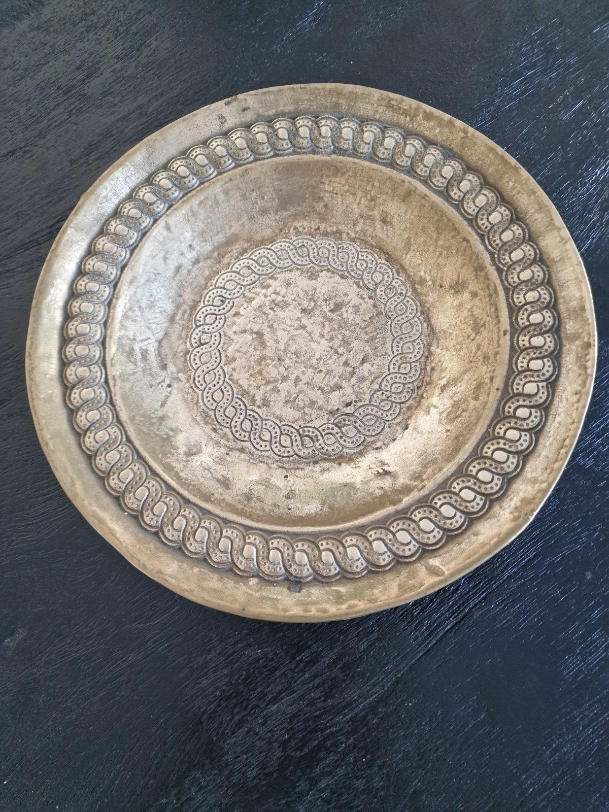 prachtige geel koperen schaal met decoratieve gravures, Ophalen of Verzenden