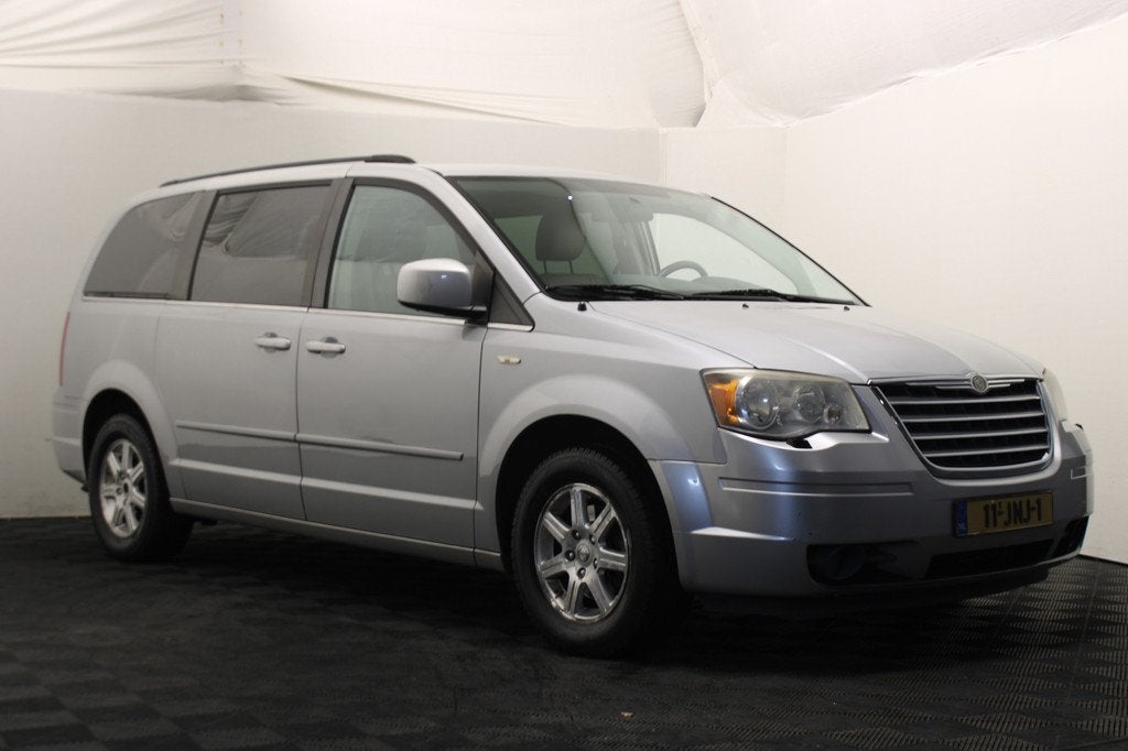 Chrysler Town & Country 3.8 V6 (bj 2007, automaat), Auto's, Chrysler, 450 kg, Gebruikt, 7 stoelen, Leder