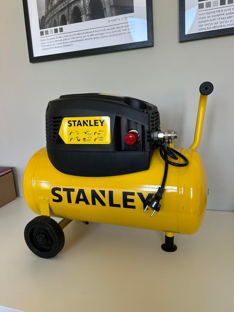Stanley compressor GLOEDNIEUW, Doe-het-zelf en Verbouw, Compressors, Minder dan 25 liter, Ophalen, Zo goed als nieuw, Minder dan 200 liter/min