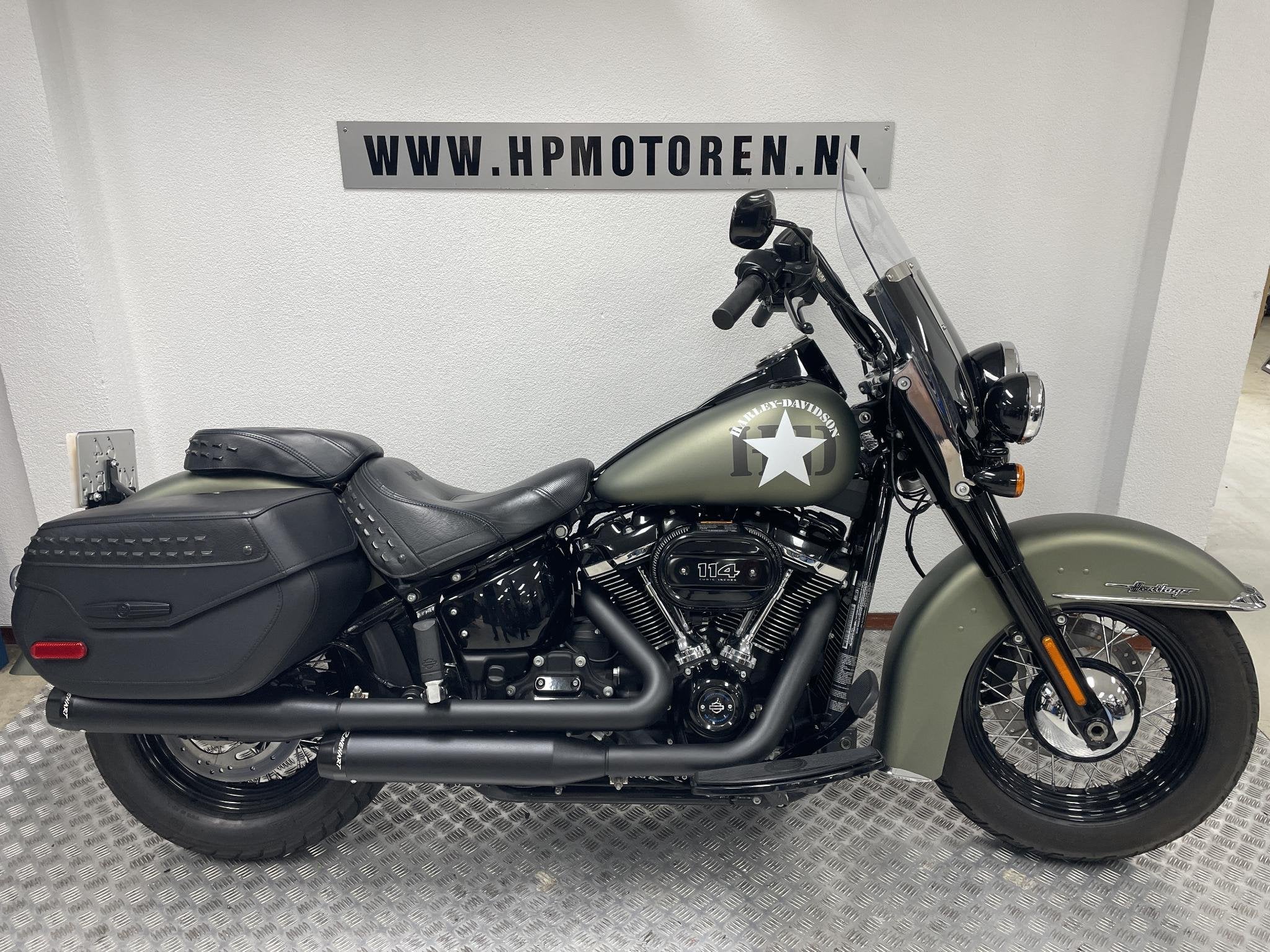 Harley Davidson FLHCS HERITAGE SOFTAIL CLASSIC 115 ANNIVERSA, Laan van Vredenoord 33
2289 DA  Rijswijk, NL, H-DCUSTOMERSERVICE@Harley-Davidson.com