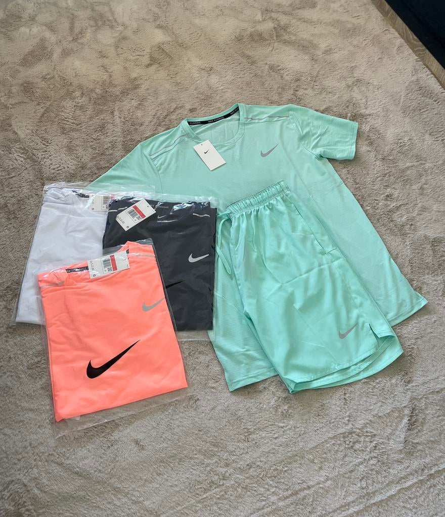 Nike sportsetjes - Diverse maten M/L/XL, Maat 52/54 (L), Nieuw, Ophalen of Verzenden, Overige kleuren