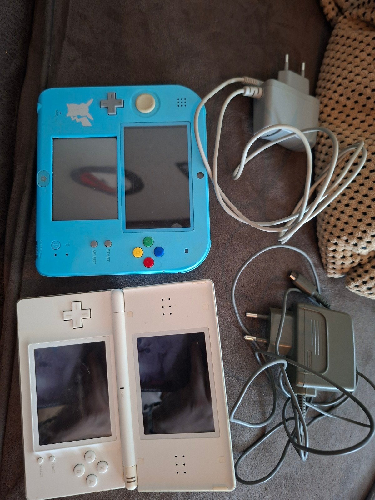 Nintendo DS en Nintendo 2DS met 20 games, Spelcomputers en Games, Spelcomputers | Nintendo 2DS en 3DS, Ophalen, Gebruikt, 2DS