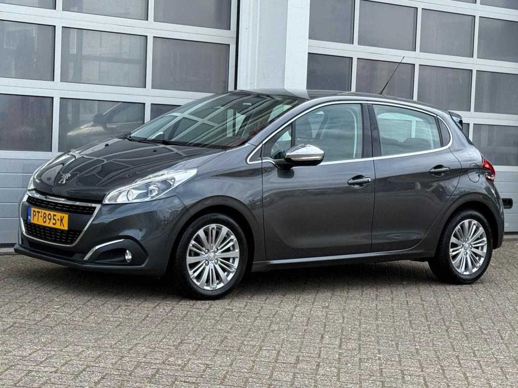 Peugeot 208 1.6 BlueHDI 101PK Executive Navi Cruise Pdc NW A, Auto's, Voorwielaandrijving, Gebruikt, Euro 6, 4 cilinders