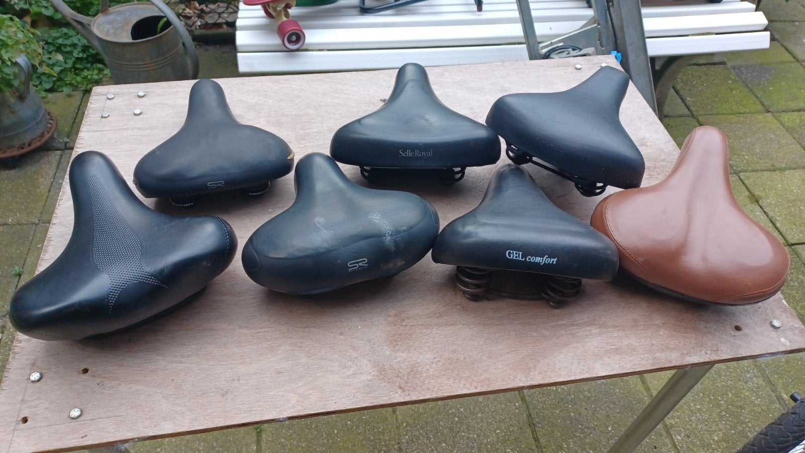 zadels 7 stuks, Ophalen