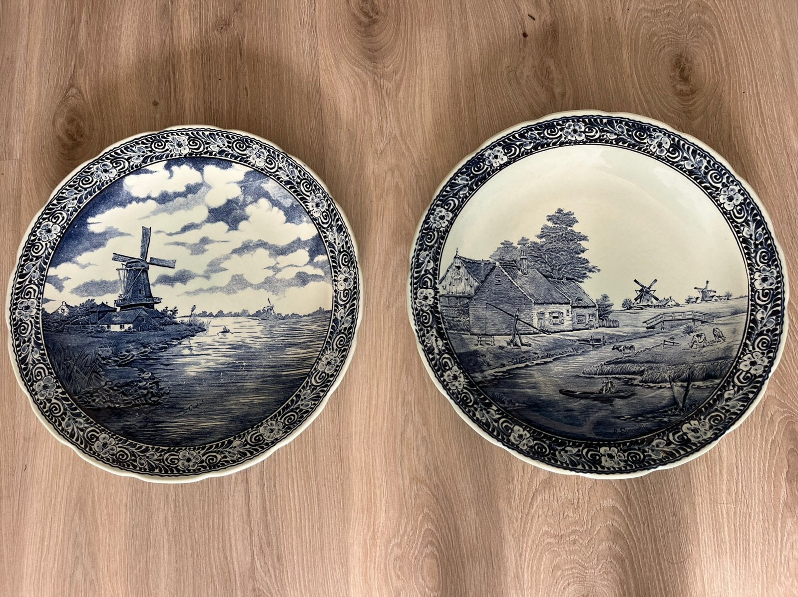 Twee grote delfst blauwe wandborden, Antiek en Kunst, Antiek | Wandborden en Tegels, Ophalen