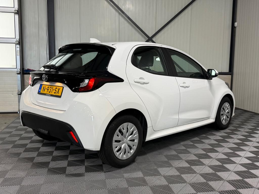 Toyota Yaris 1.0 VVT-i | Comfort 5-Drs | Airco | Cruise, Auto's, Voorwielaandrijving, Gebruikt, 517 kg, Wit