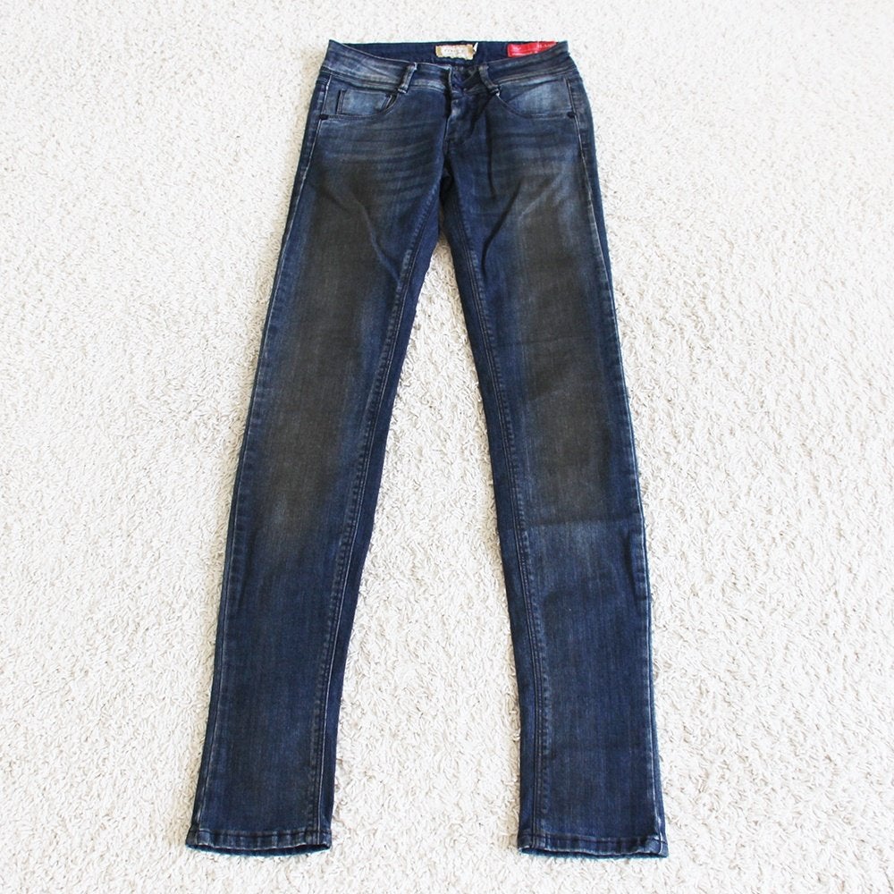 Mooie MET Spijkerbroek (Size 26/ 33|1/2 Long) - 87 € 40,-
