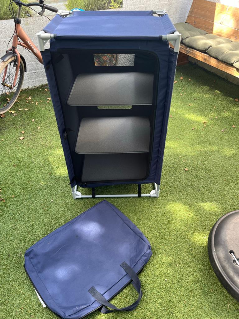 Opvouwbare campingkast met 3 planken en draagtas, Caravans en Kamperen, Ophalen of Verzenden, Zo goed als nieuw