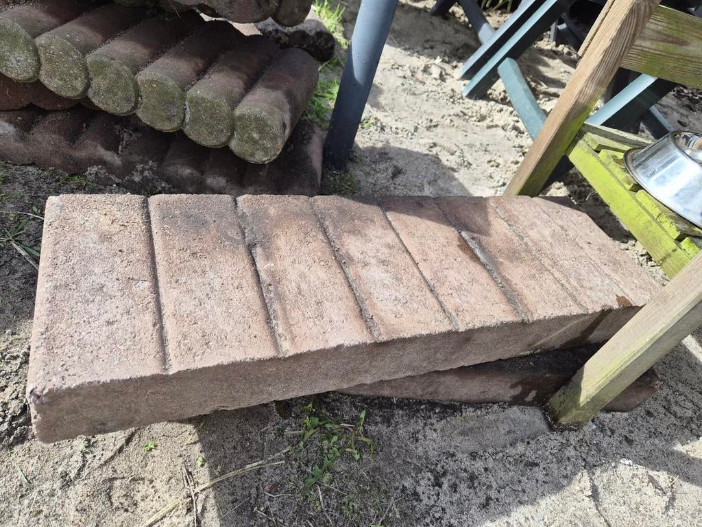 2 bruine betonbielzen 79x25 cm - gratis af te halen, Ophalen, Gebruikt, 25 cm of meer, Biels