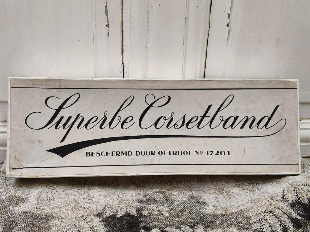 Oude doos Superbe Corsetband, Ophalen of Verzenden