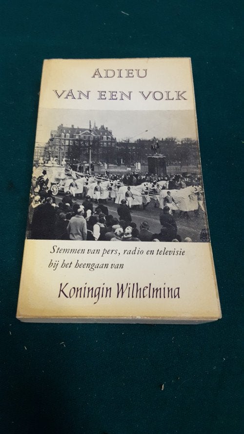 boek ,adieu van het volk, Boeken, Ophalen of Verzenden