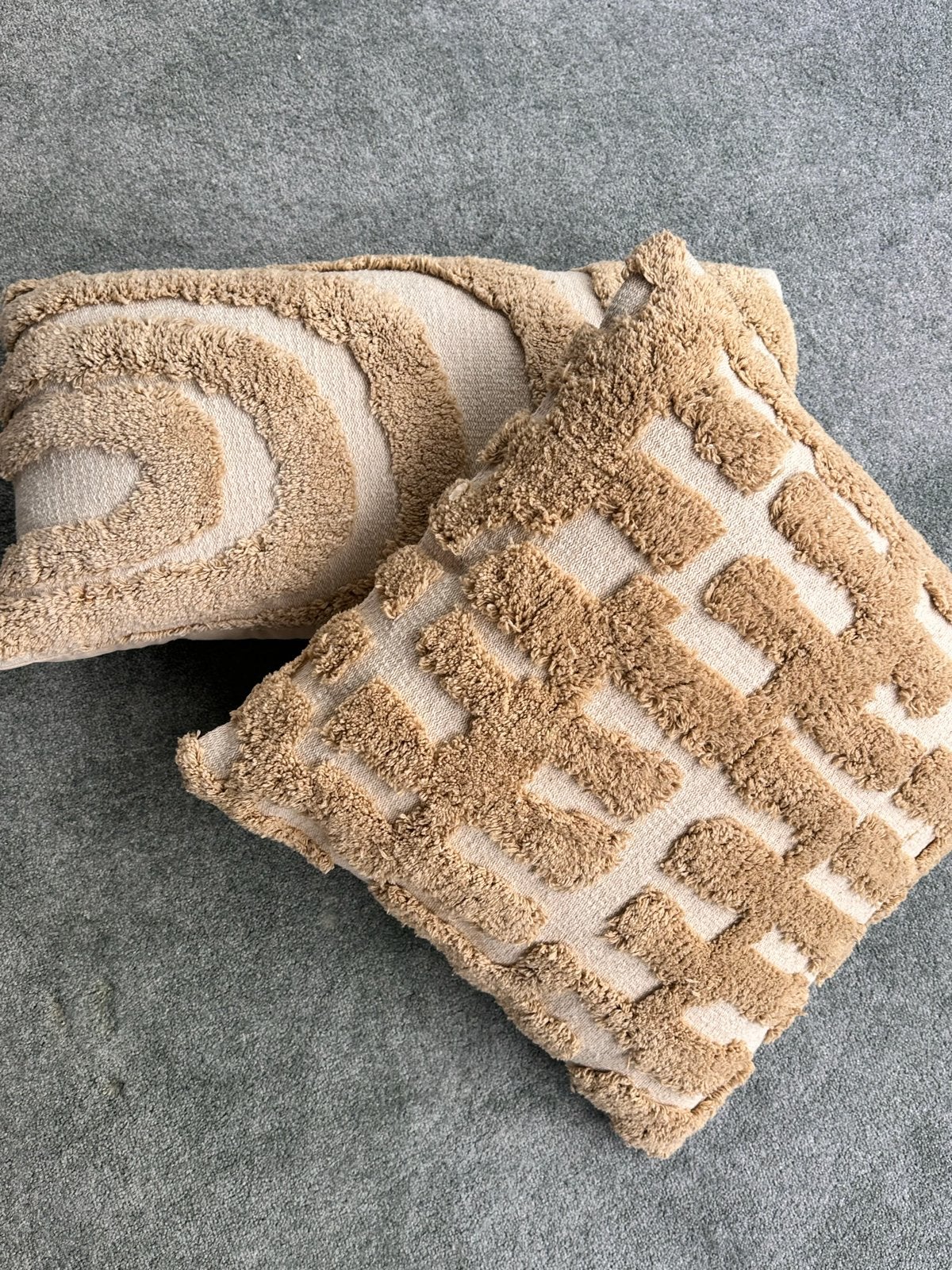 Nieuwe beige kussens met uniek patroon, Beige, Afneembare hoes, Nieuw, Ophalen of Verzenden