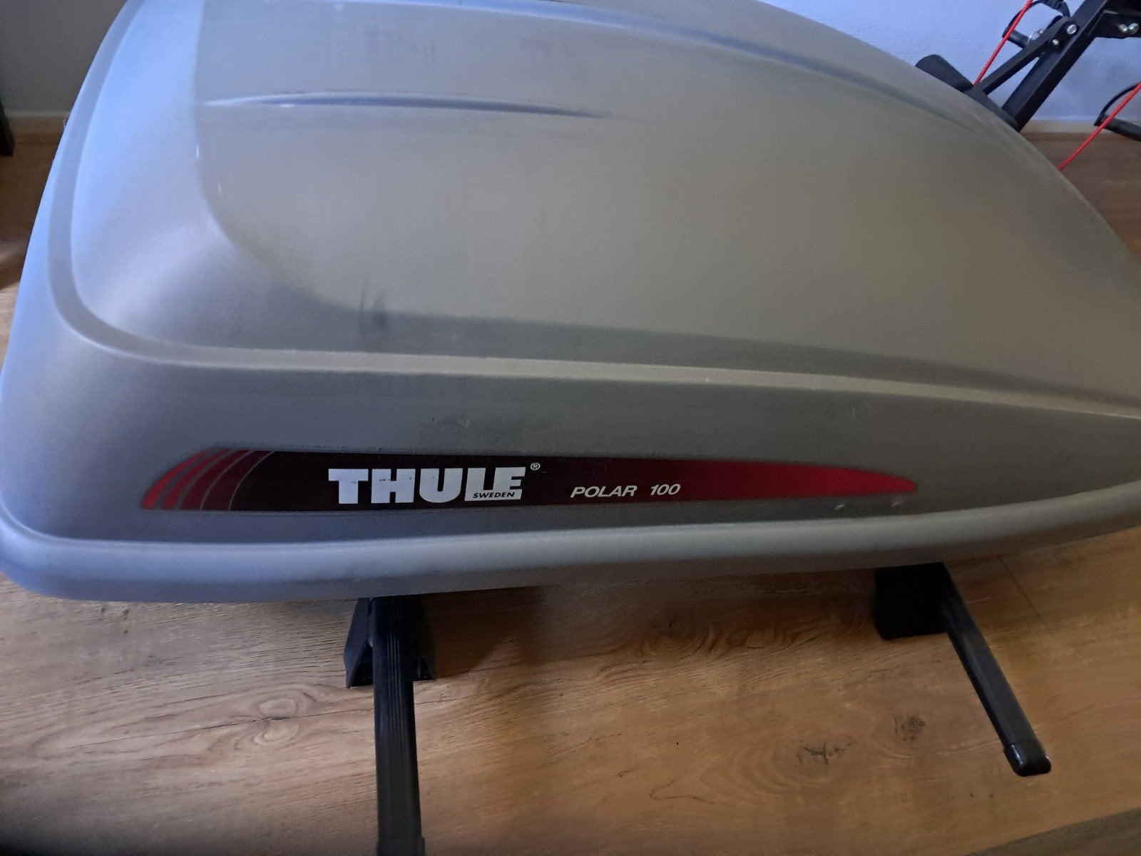 Thule Polar 100 Dakkoffer met Universele Dakdragers, Auto diversen, Ophalen of Verzenden, Gebruikt