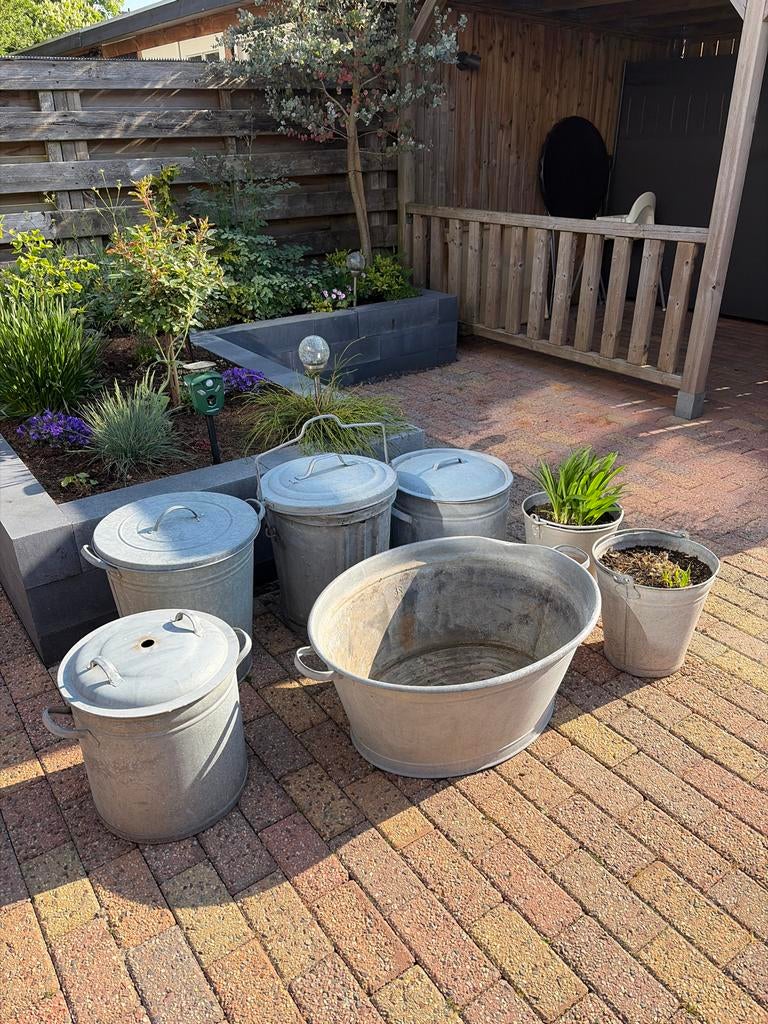 Prachtige gebruikte zinken set: vuilnisbak, teil, emmers, sp, Tuin en Terras, Bloembakken en Plantenbakken, Ophalen, Gebruikt