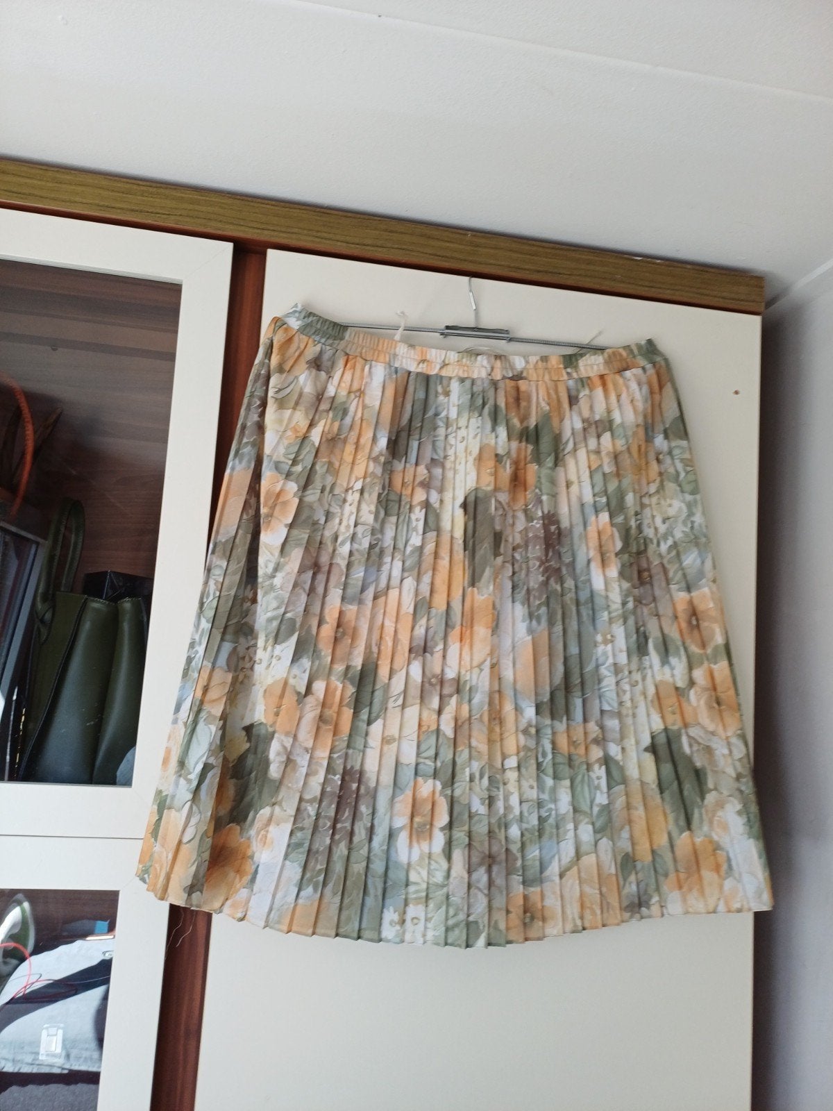 Prachtige rok.  ZGAN, Ophalen of Verzenden, Zo goed als nieuw, Maat 46/48 (XL) of groter, Onder de knie