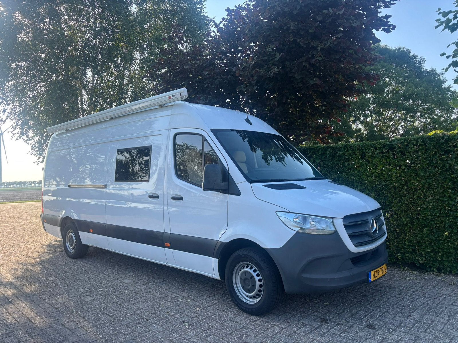 Mercedes-Benz Sprinter L4H3 Buscamper (2019) | APK juli 2027, Auto's, Euro 6, 2000 kg, Wit, Particulier