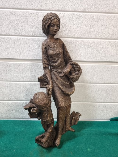 muurhanger vrouw met kind en mand, Ophalen of Verzenden, 'T Olde Gre-j, Info@toldegrej.nl, Endepoelstraat 20f Didam
