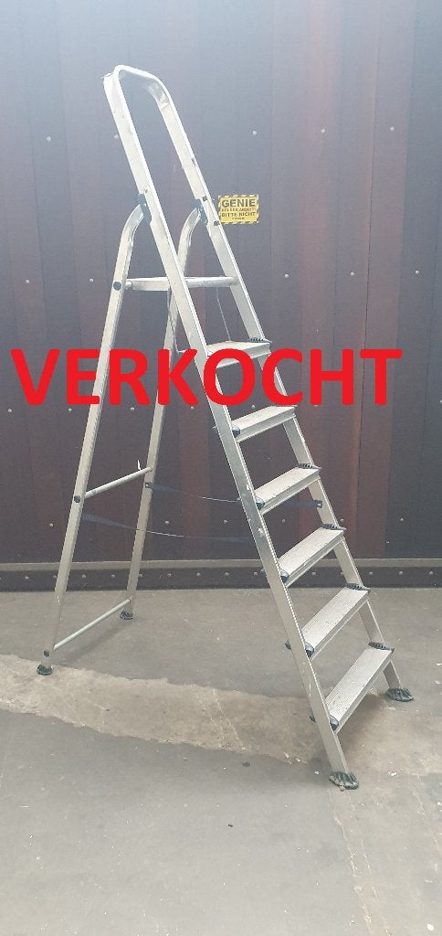Altrex huishoudtrap, Ophalen, Trap, Zo goed als nieuw, Opvouwbaar of Inschuifbaar