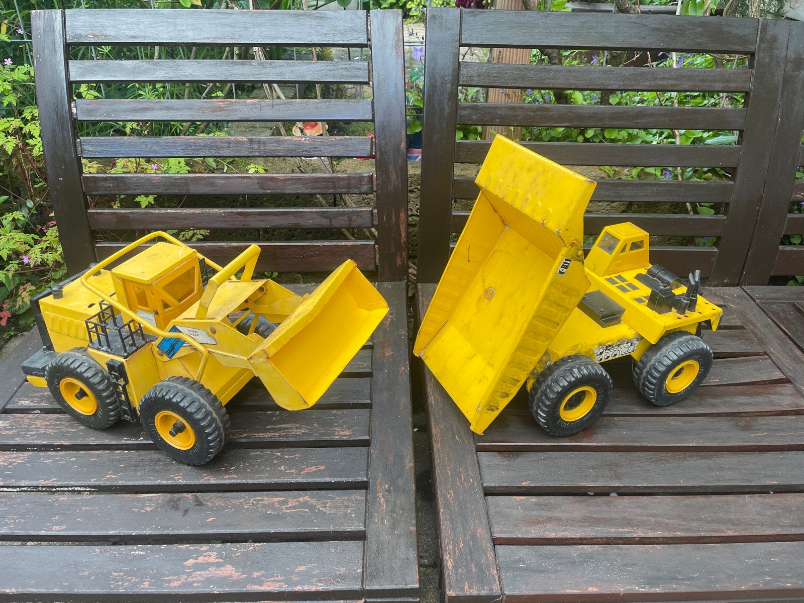 Tonka graafmachine en kiepwagen speelgoedauto, Kinderen en Baby's, Speelgoed | Speelgoedvoertuigen, Ophalen, Gebruikt