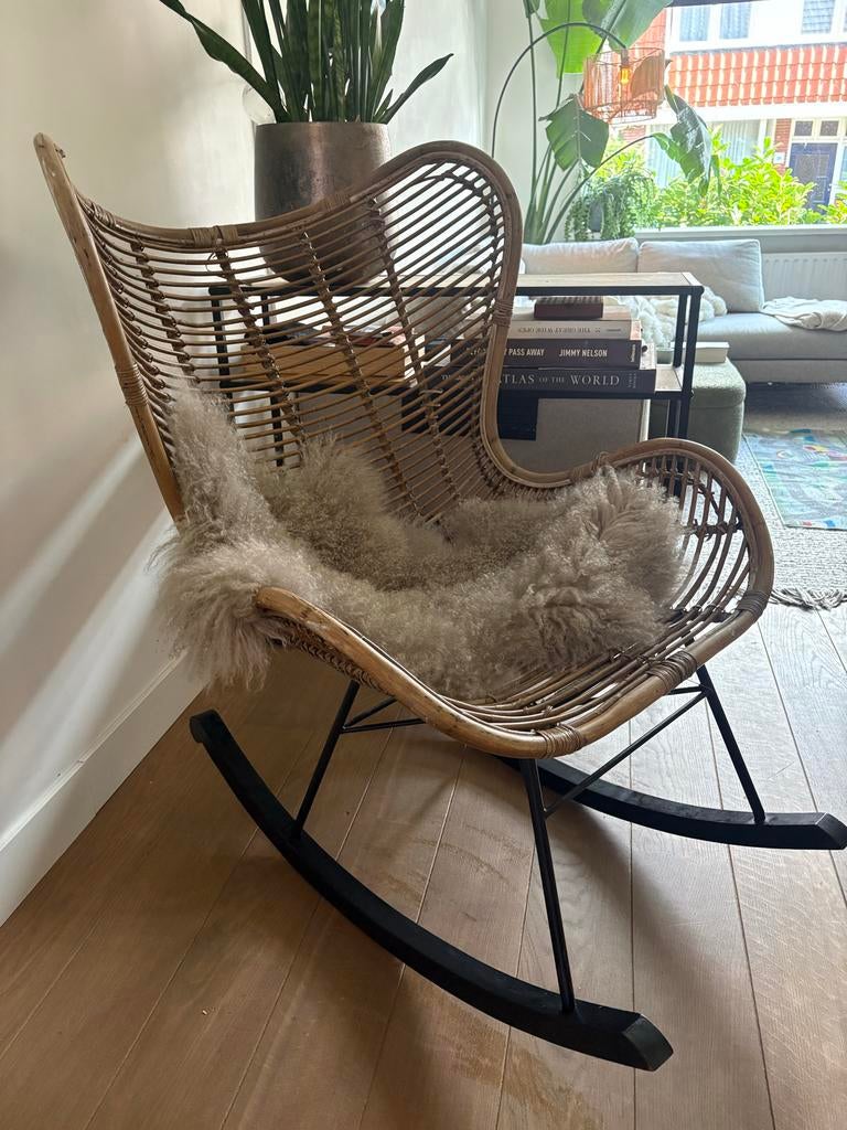 Rattan schommelstoel met zwarte poten, Ophalen, Gebruikt, Zwart, Riet of Rotan