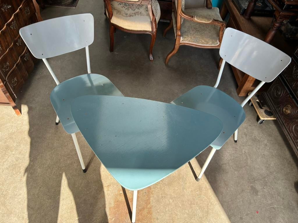 Leuk Rawi setje tafel met 2 stoelen, Ophalen, Zo goed als nieuw, Twee