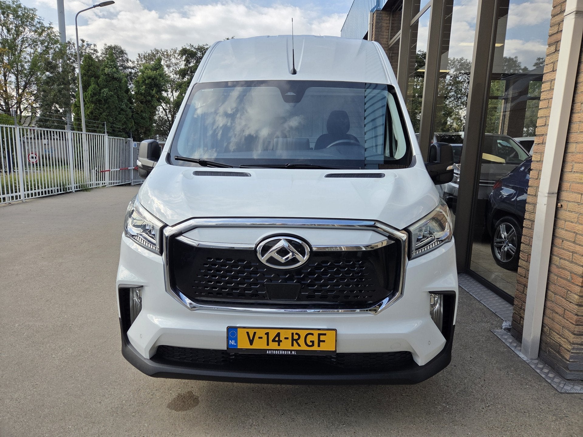Maxus eDeliver 9 L3H3 72 kWh Airco Achteruitrijcamera PDC St, Auto's, Stof, Zwart, Maxus, Wit