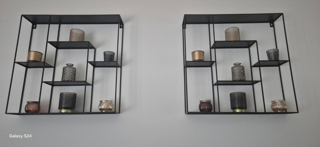 2 wandrekken inclusief decoratie, Huis en Inrichting, Woonaccessoires | Wandplanken en Boekenplanken, Ophalen of Verzenden, Zo goed als nieuw