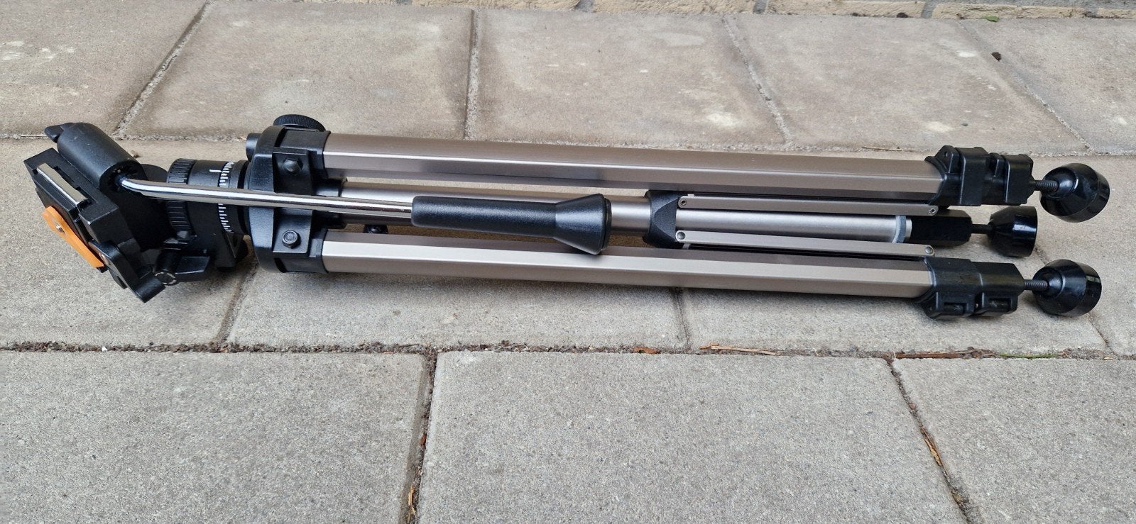Verstelbaar en Wendbaar Statief - Max 164 cm merk Luxon, Gebruikt, 150 tot 175 cm, Met balhoofd, Ophalen of Verzenden