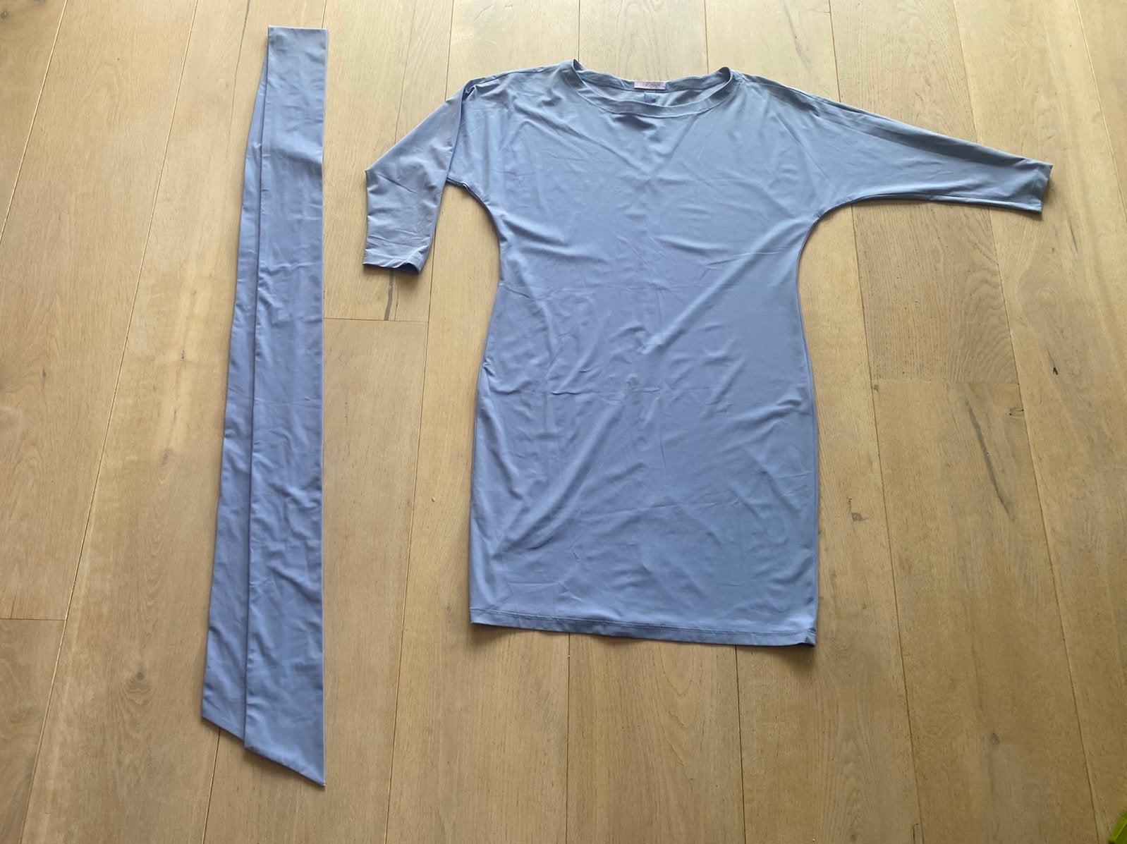 La dress nieuwstaat, Paars, Ophalen of Verzenden, Zo goed als nieuw, Maat 36 (S)