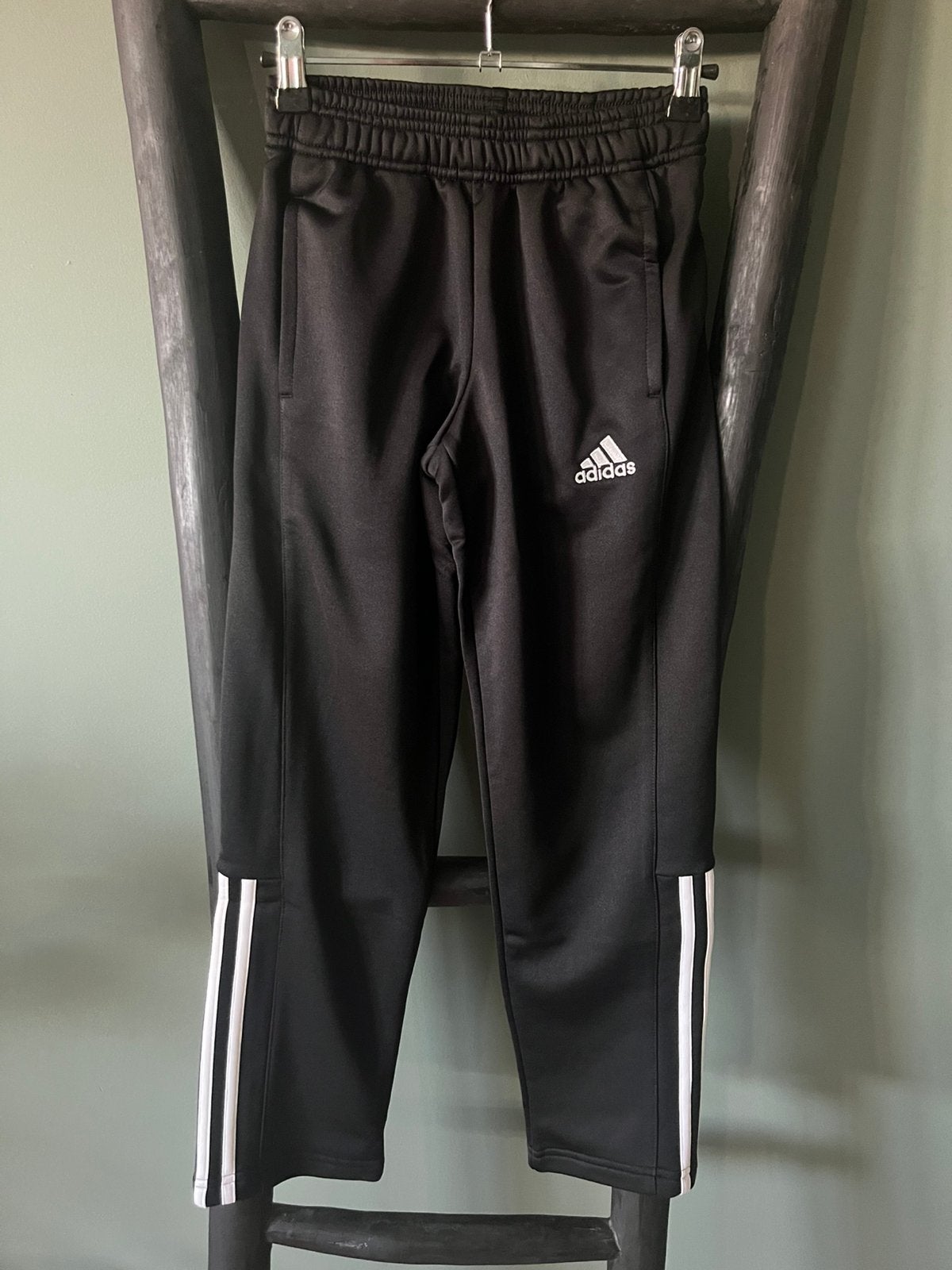Adidas trainingsbroek 140 zwarte broeken sportkleding pants, Verzenden, Nieuw, Jongen of Meisje, Sport- of Zwemkleding