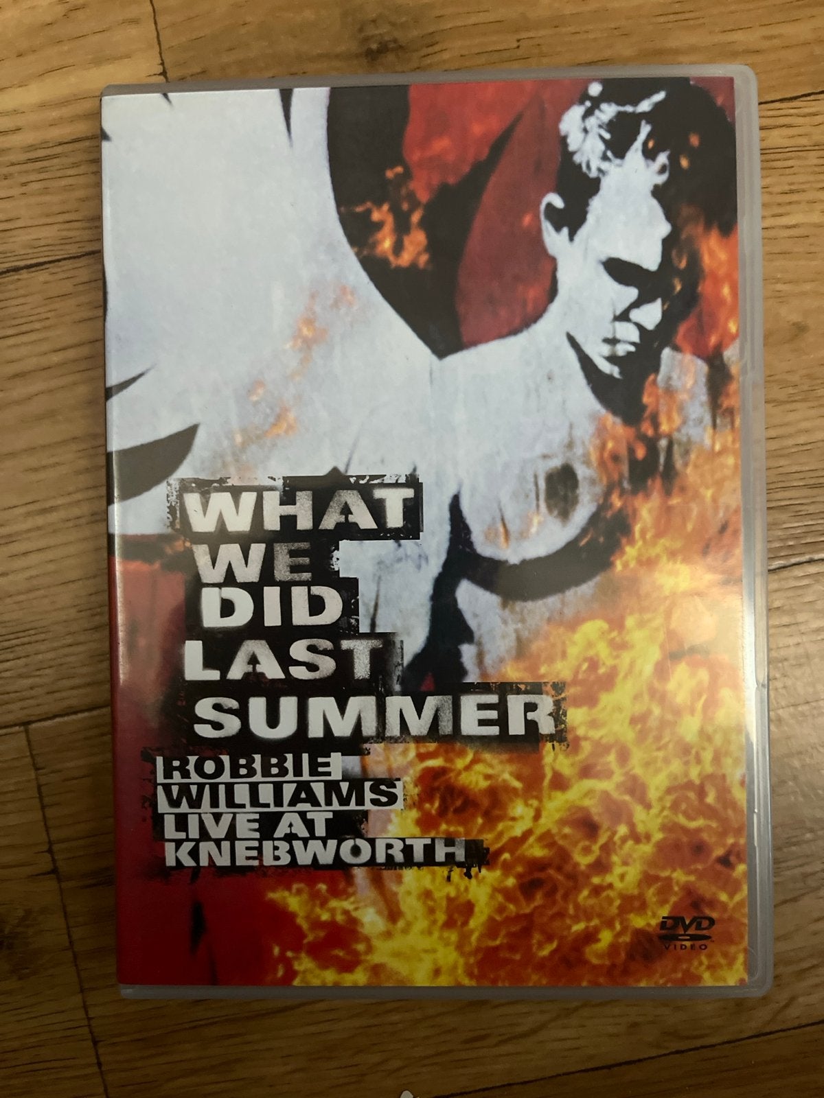Robbie Williams - What We Did Last Summer Live at Knebworth, Ophalen of Verzenden, Concert, Vanaf 12 jaar, Gebruikt