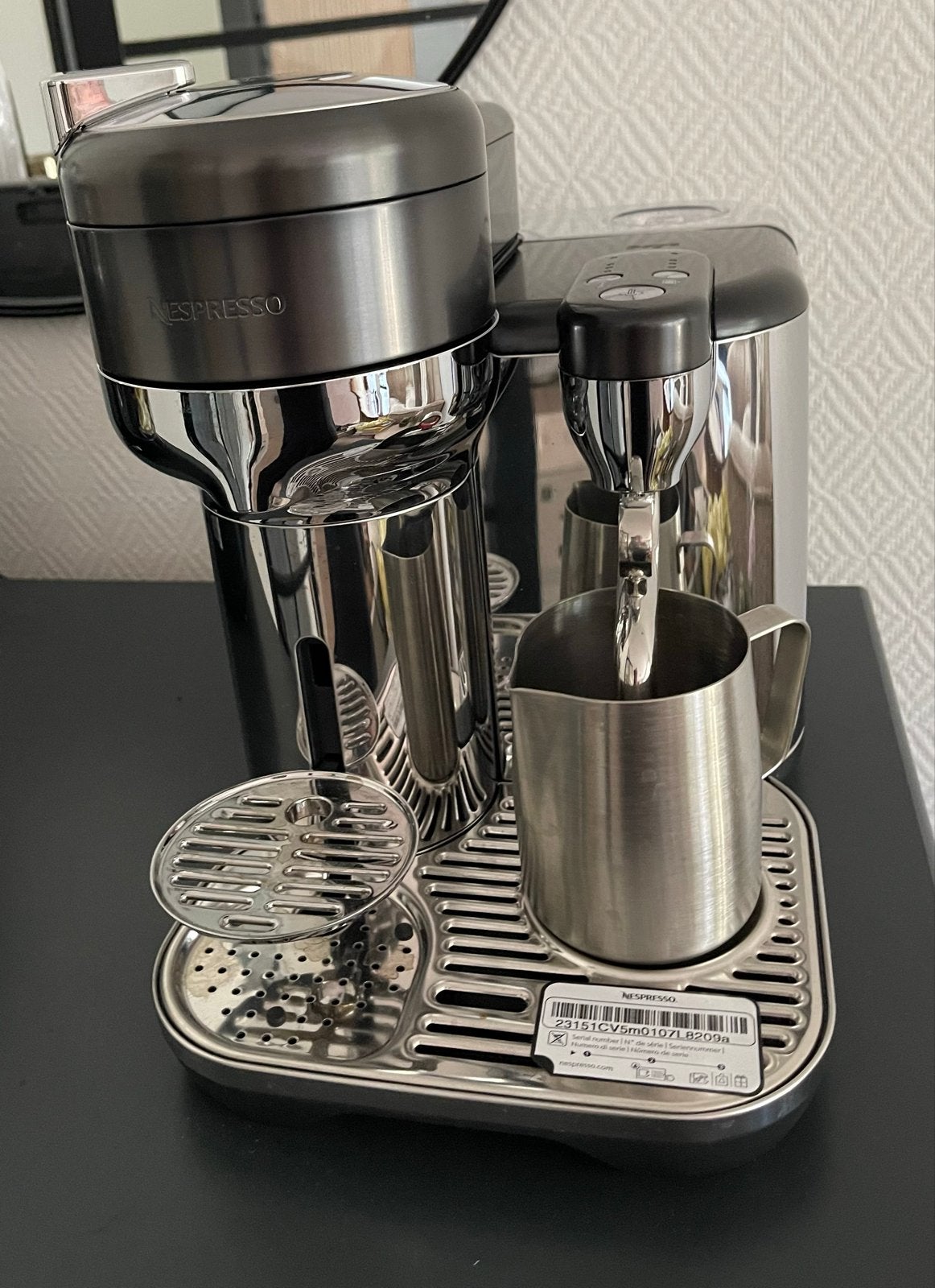 Nespresso Vertuo Creatista Sage Koffiezetapparaat, Koffiemachine, Ophalen of Verzenden, Zo goed als nieuw, Koffiepads en cups
