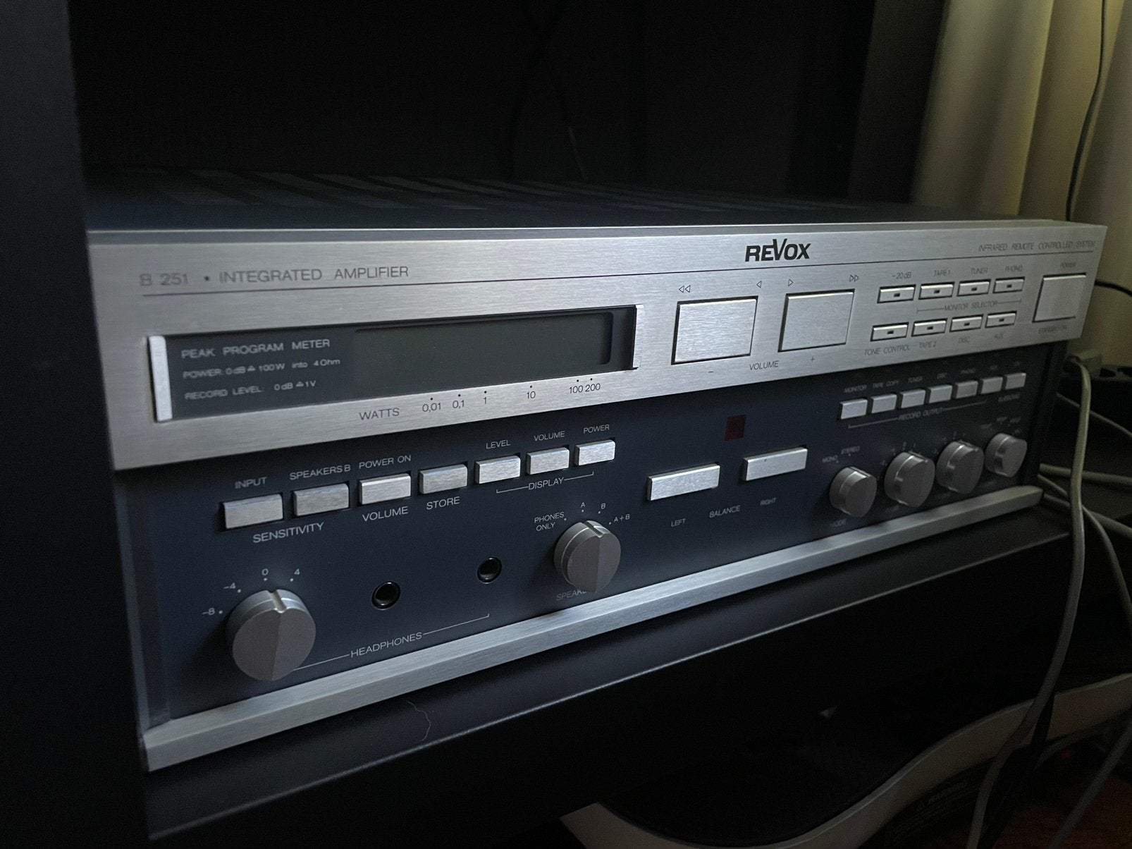 Revox B251 versterker – gereviseerd, redelijke staat, Audio, Tv en Foto, Overige merken, Gebruikt, Ophalen of Verzenden, 120 watt of meer