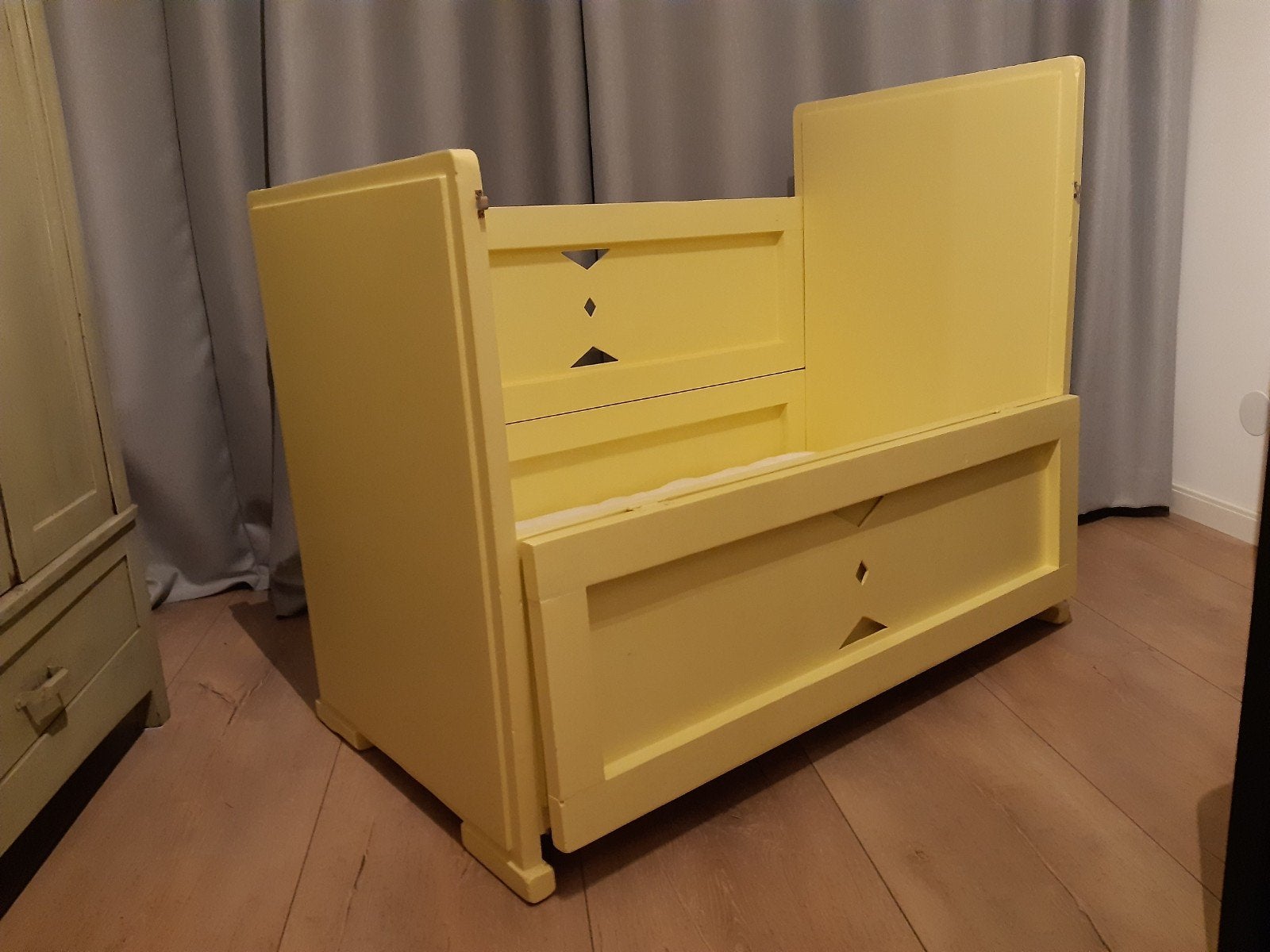 Te koop baby / peuter ledikantje, Ophalen, Minder dan 140 cm, Minder dan 70 cm