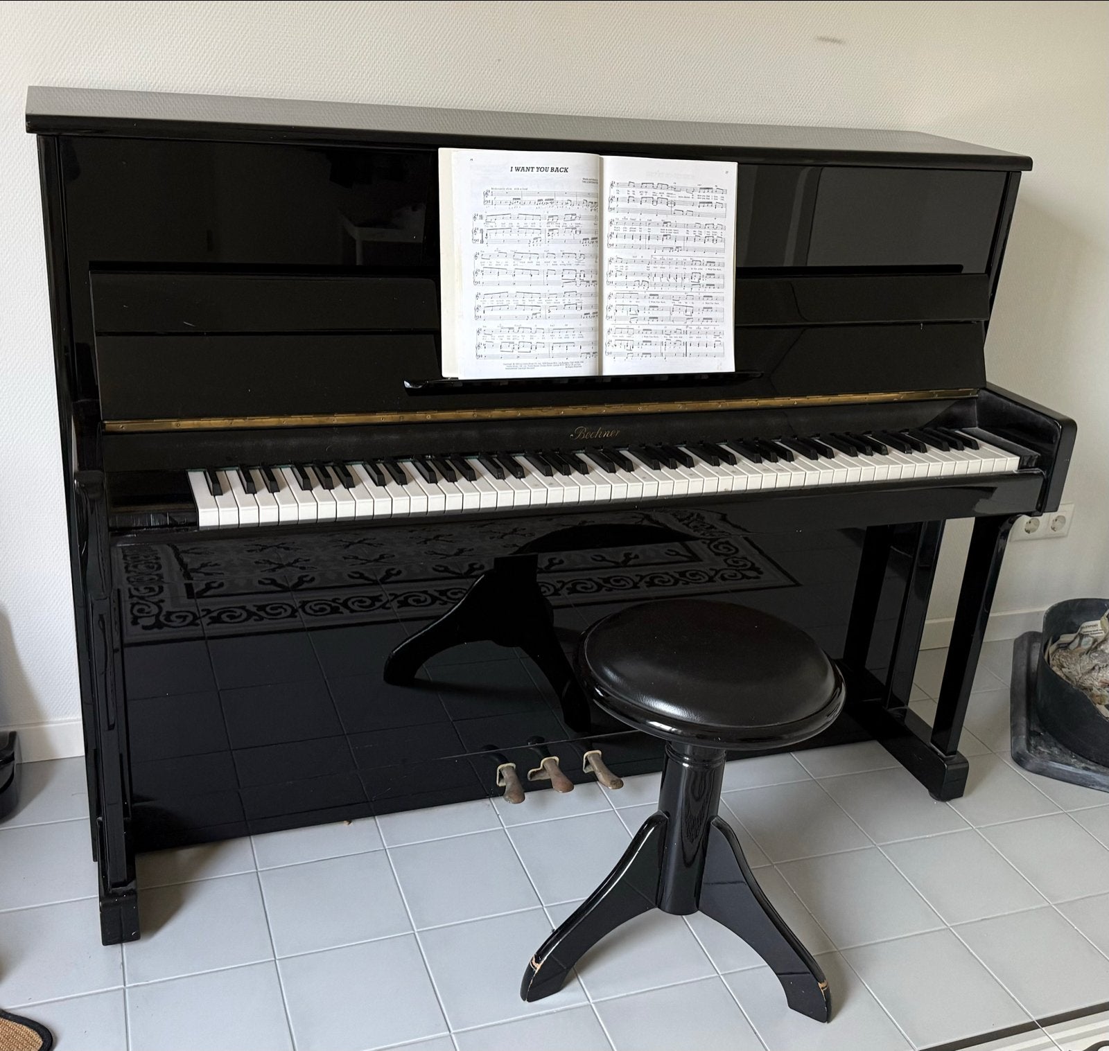 Bechner Piano Zwart Hoogglans met Kruk, Ophalen, Gebruikt, Zwart, Piano