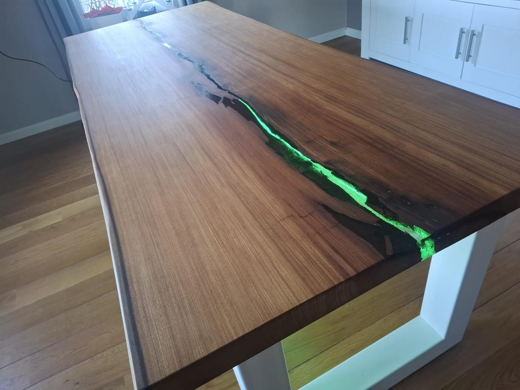 Epoxy tafel iroko afrormosia - riviertafel eettafel op maat, Overige materialen, 50 tot 75 cm, 150 tot 200 cm, Ophalen of Verzenden
