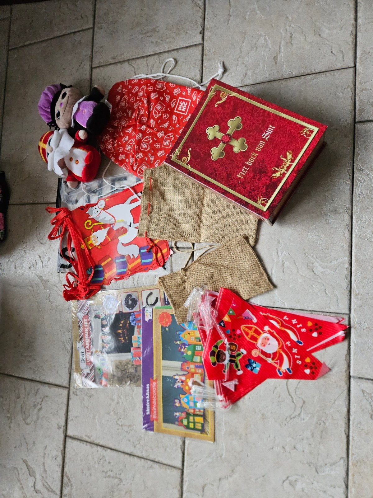 Sinterklaas spullen oa poppetjes, Diversen, Ophalen