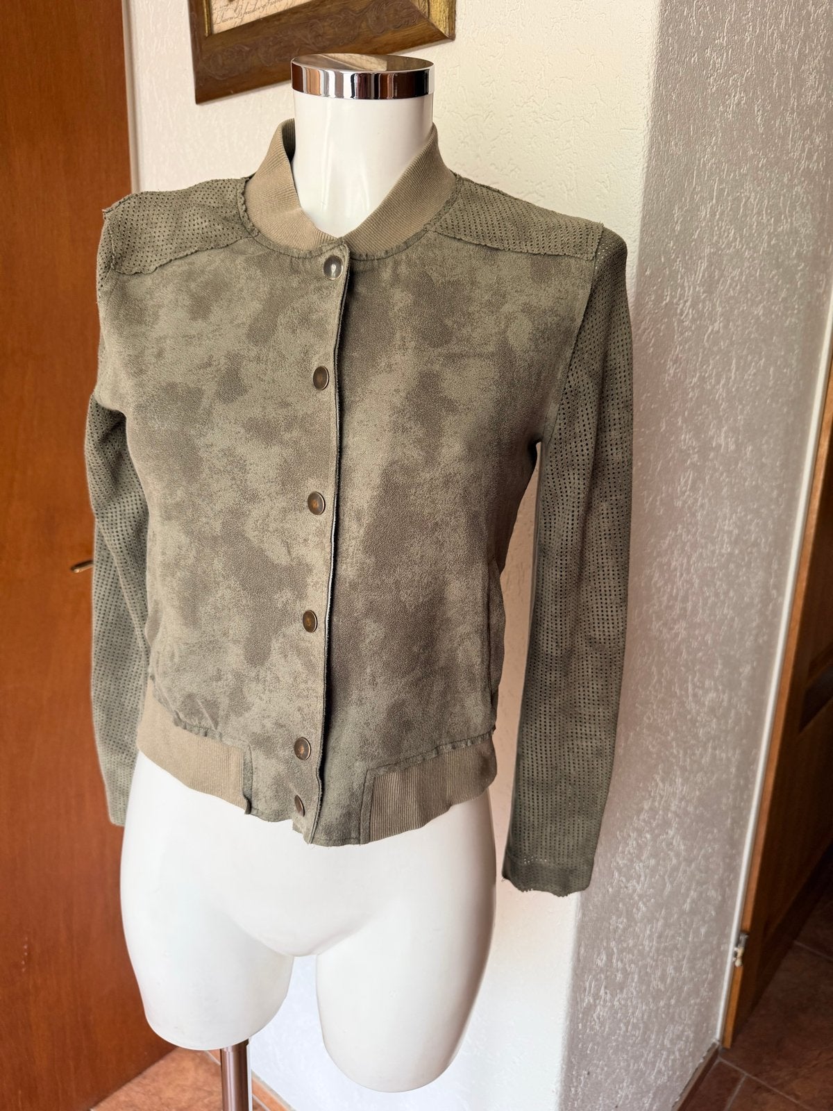Ambika vest  suède look maat S groen, Ophalen of Verzenden, Zo goed als nieuw, Maat 36 (S), Groen