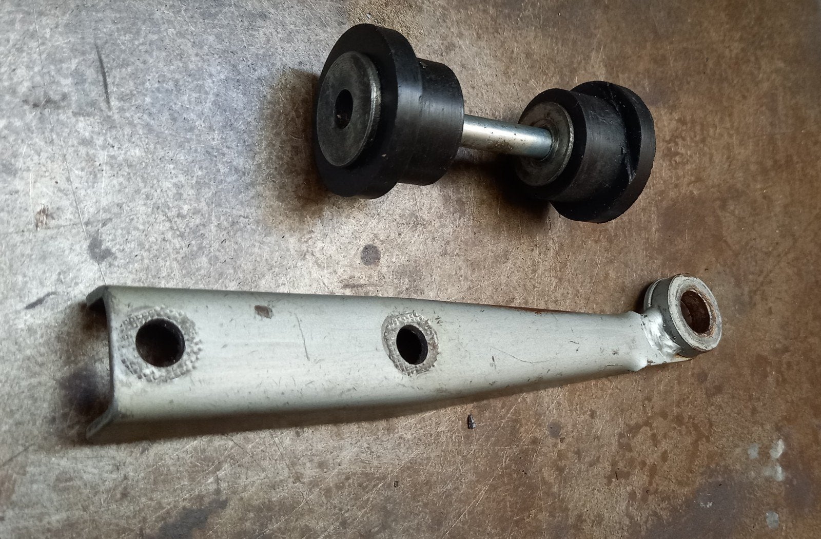 Sportster steunbeugel remcilinder en tankbevestiging, Motoren, Ophalen of Verzenden