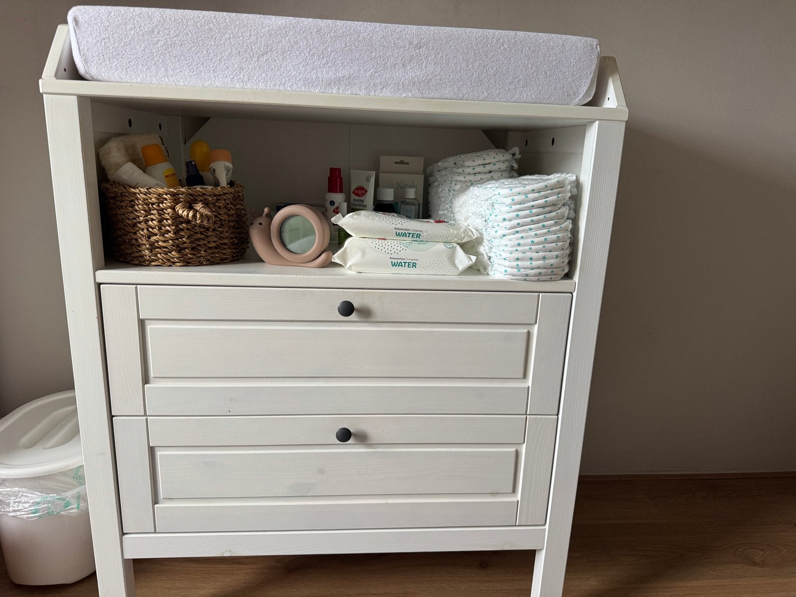 IKEA Sundvik commode met lades en matrasje, Kinderen en Baby's, Ophalen, 70 cm of meer, Zo goed als nieuw, 75 tot 100 cm