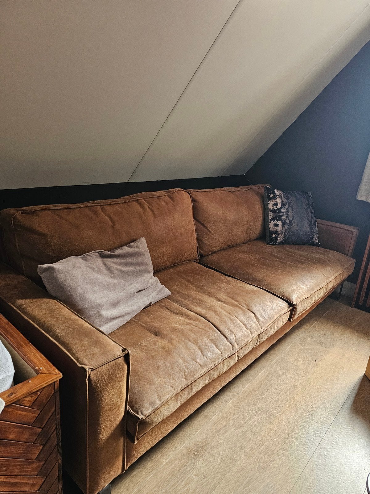Comfortabele bruine driezitsbank - Zo goed als nieuw, Ophalen, Modern, Comfortabel, Industrieel, Stof, Driepersoons