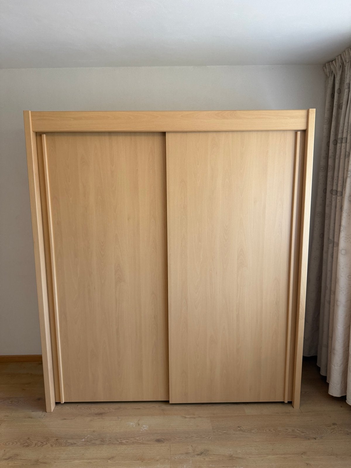 Kledingkast met schuifdeuren en hangruimte, Huis en Inrichting, Kasten | Kledingkasten, Ophalen, Met plank(en), Gebruikt, 200 cm of meer