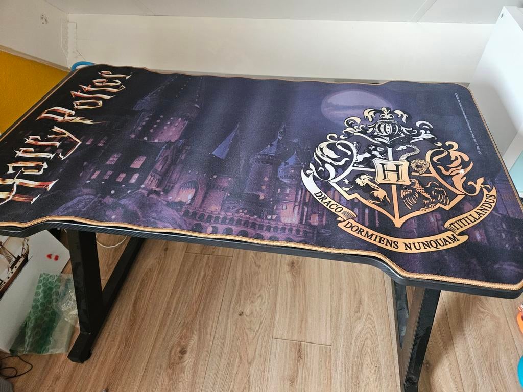 Harry Potter Gaming Bureau, Huis en Inrichting, Bureaus, Ophalen, 110 cm, Zo goed als nieuw, Gamingbureau