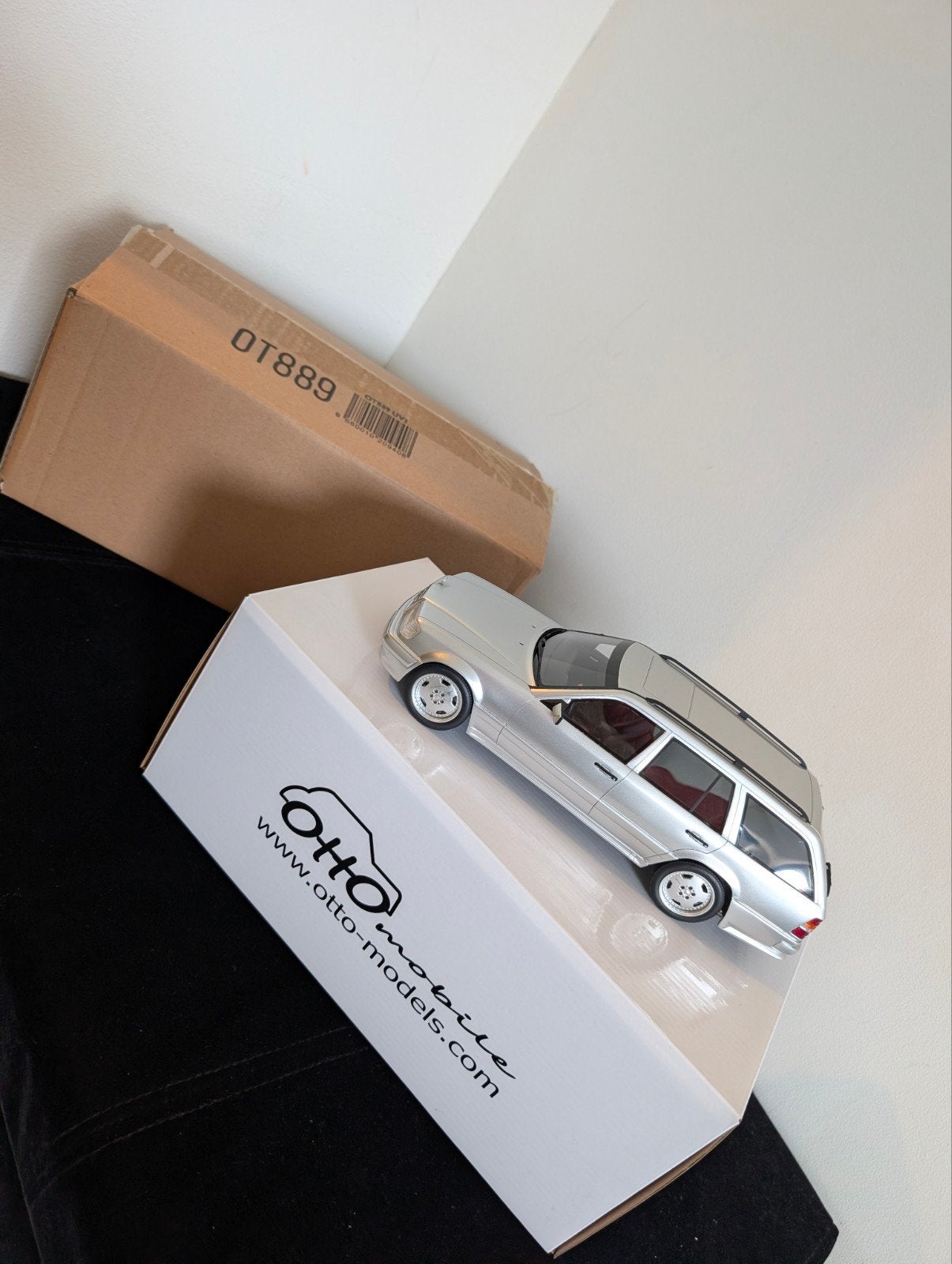 Mercedes-Benz S124 AMG E36 1/18 - OttOMobile Limited Edition, Ophalen of Verzenden, Nieuw, Auto, OttOMobile