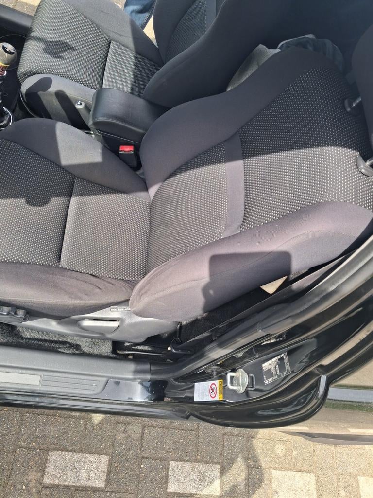 Toyota Yaris T Sport Stoelen Set (Links + Rechts Voor), Ophalen, Gebruikt, Toyota