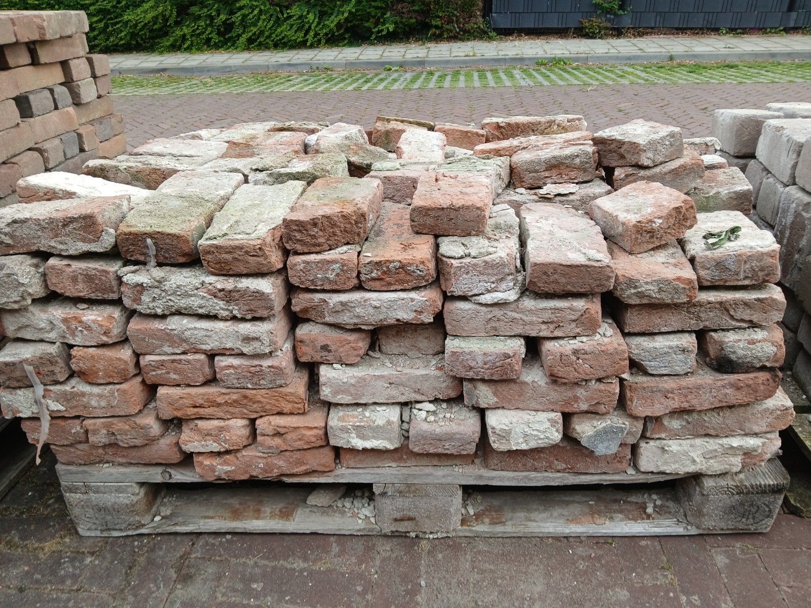 Oude bakstenen 22.5x11x5.2 dik, Ophalen, Bakstenen